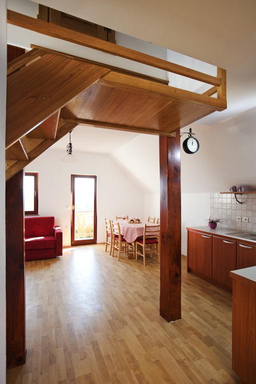 Vineyard Cottage Lustek ノヴォ メスト 部屋 写真
